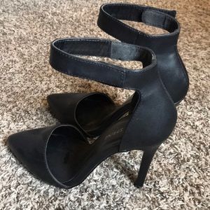 Ankle Strap Stilettos 👠